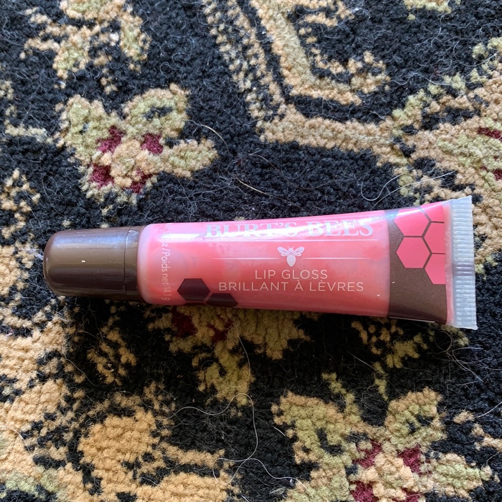 NWoT Burt’s bees lip glosses n lily dip
